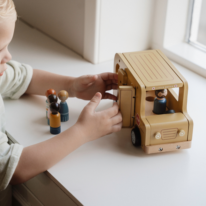 Little Dutch School Bus With Figures