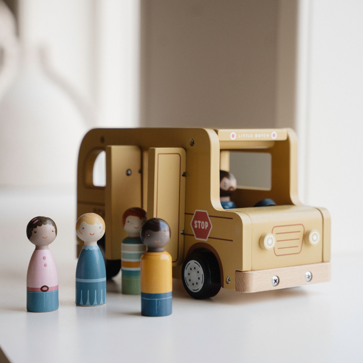 Little Dutch School Bus With Figures