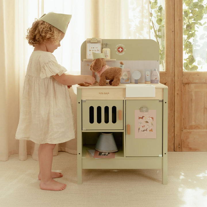 Little Dutch Wooden Veterinary Practice