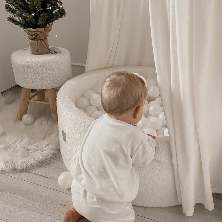White Boucle Ball Pit | White, Clear & Pearl White Balls