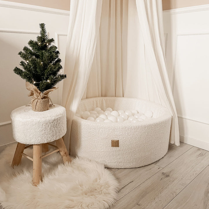 White Boucle Ball Pit | White, Clear & Pearl White Balls