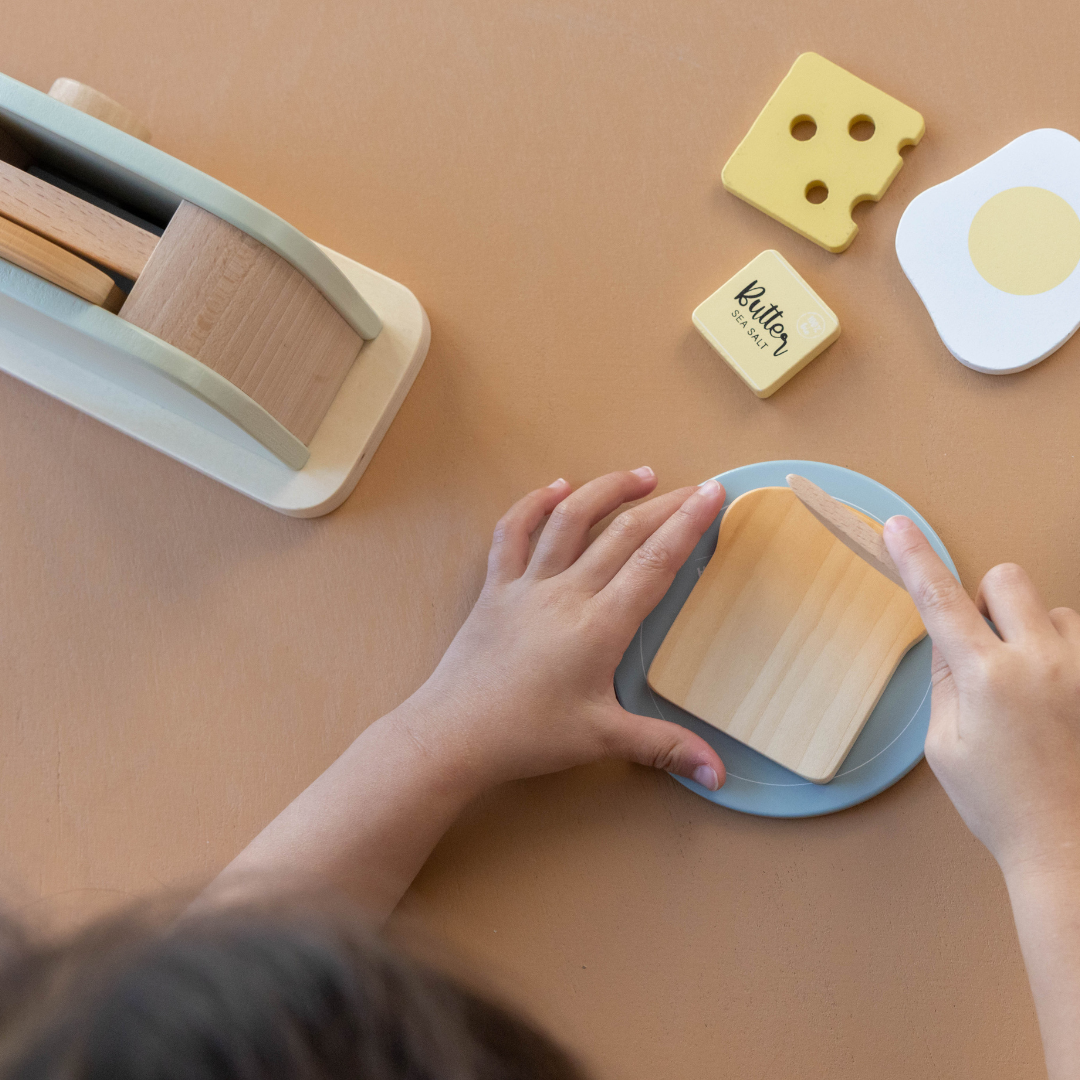 Little Dutch Wooden Toaster Set