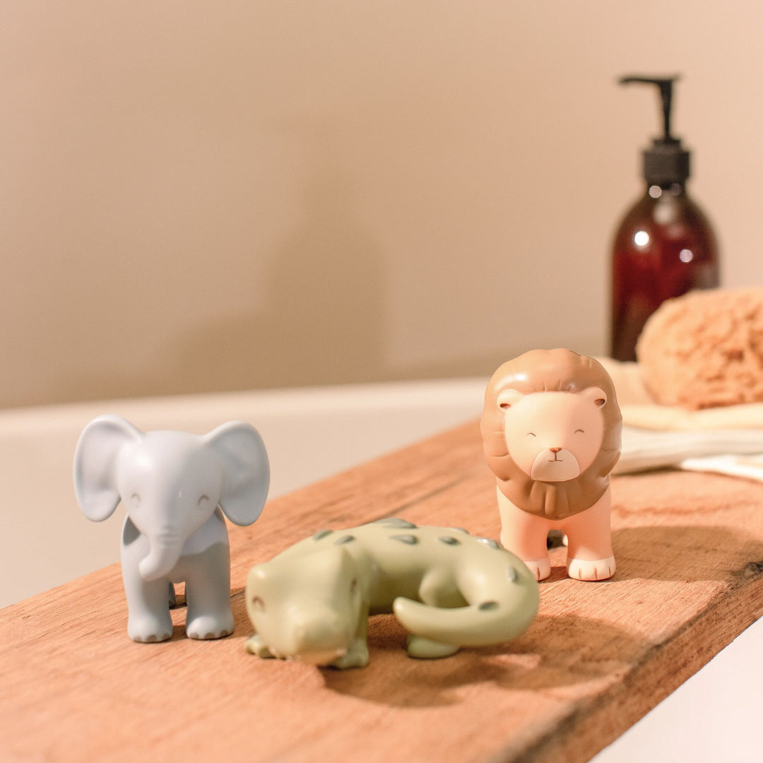 Bath Figures | Safari Friends