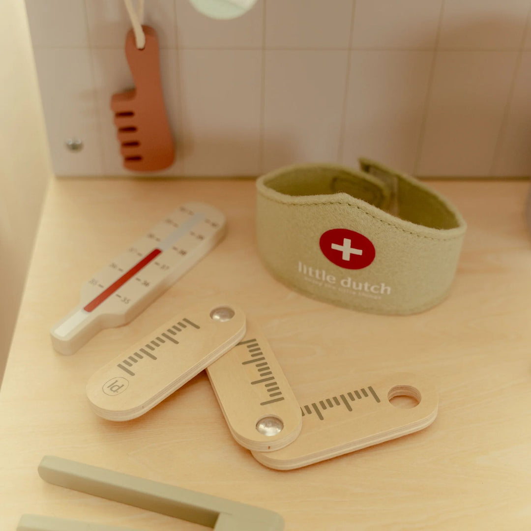 PRE ORDER Little Dutch Wooden Veterinary Practice