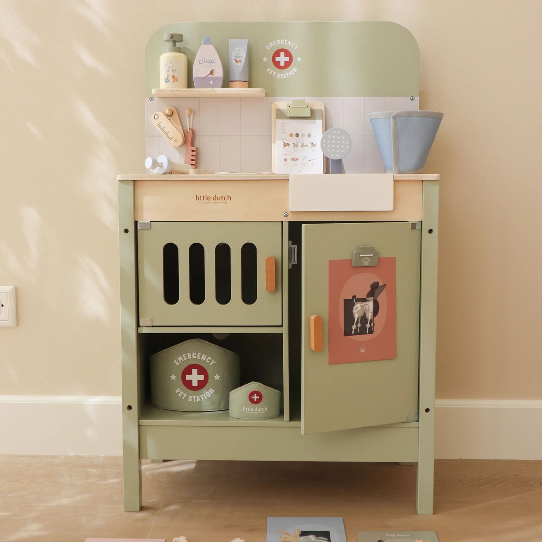 PRE ORDER Little Dutch Wooden Veterinary Practice